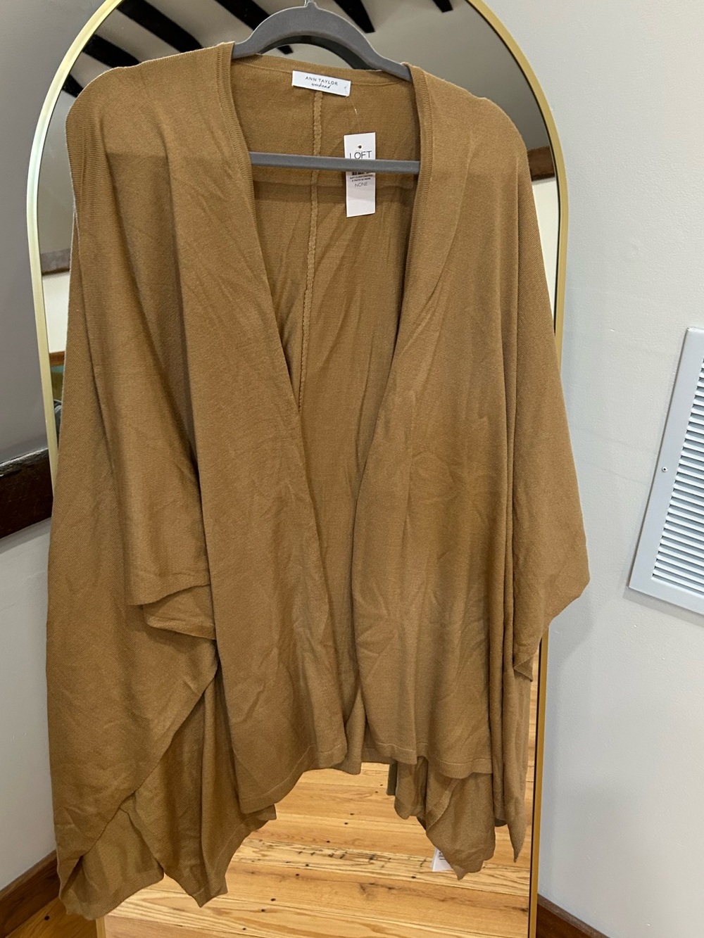 Ann Taylor Weekend Sweater Shawl/Wrap. Women’s One Size. NWT